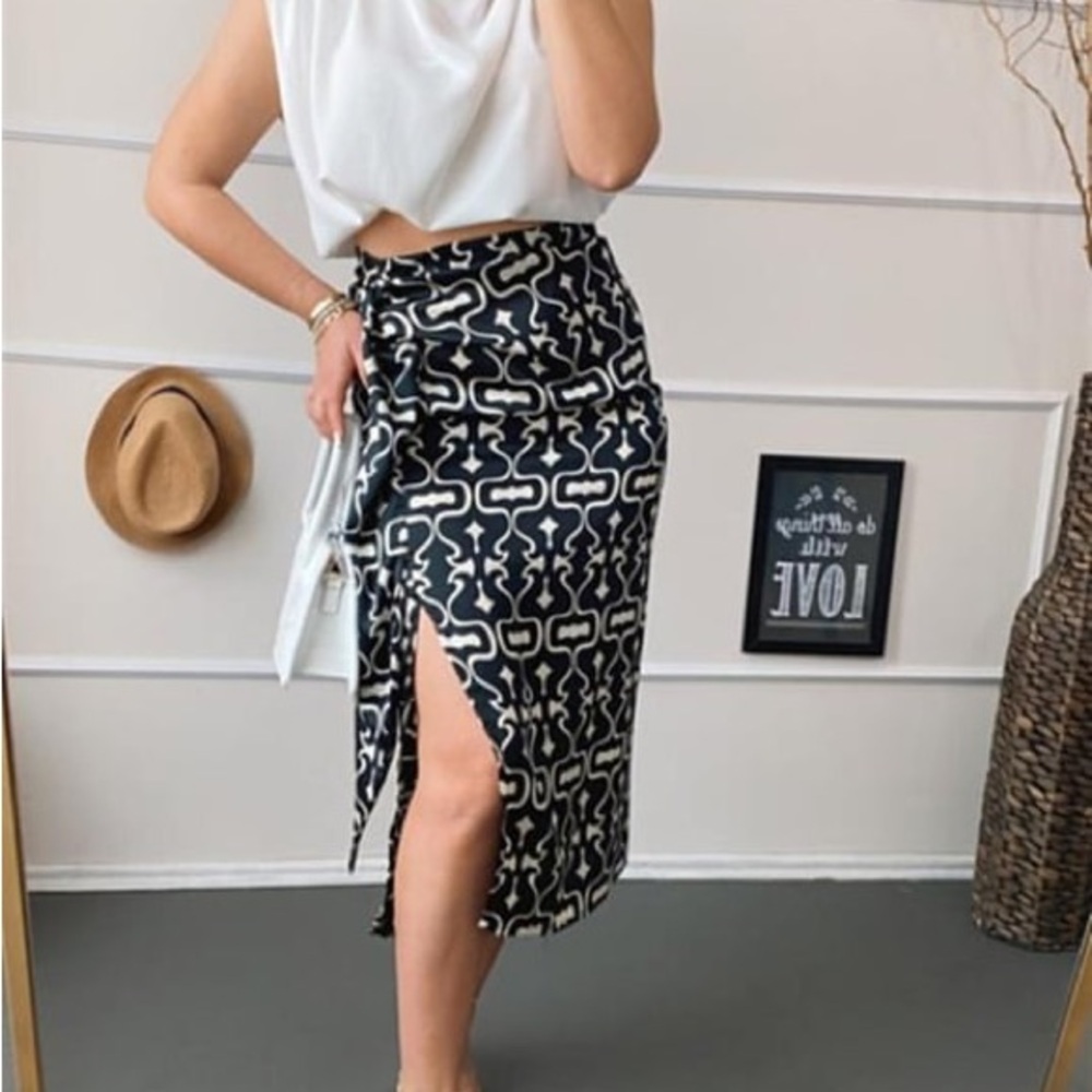 Zara Geometric Black Sand Front Slit Satin Midi Skirt Womens Size Medium